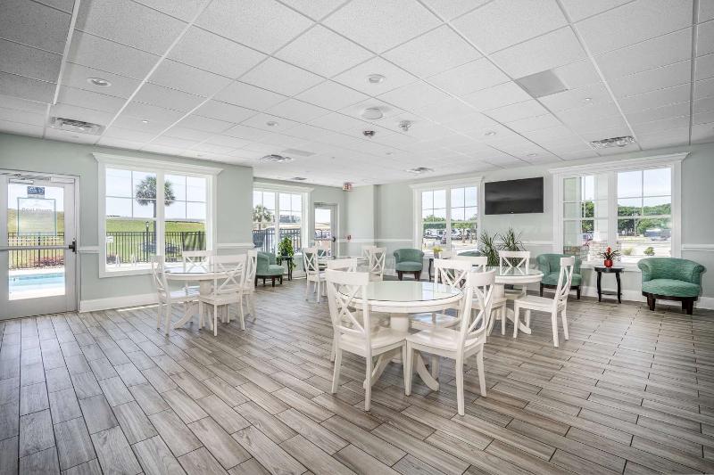 Отель Lighthouse Suites   Best Western Signature Collection