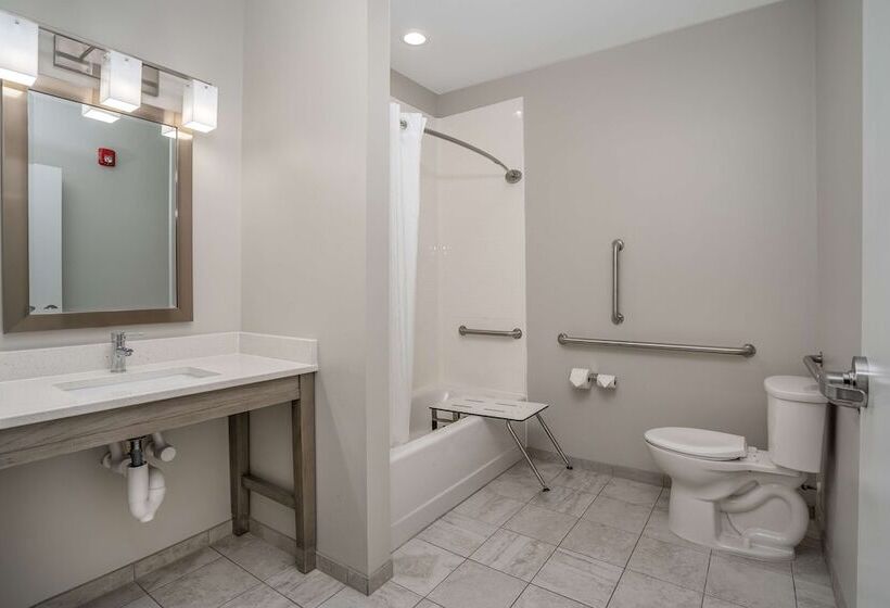 Отель Lighthouse Suites   Best Western Signature Collection
