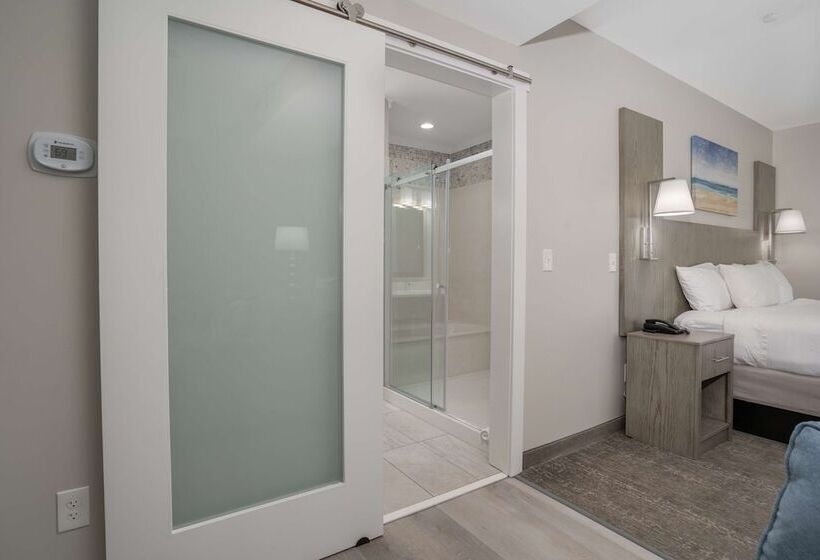 Отель Lighthouse Suites   Best Western Signature Collection