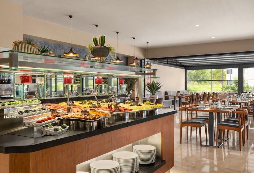 هتل Ramada By Wyndham Izmir Aliaga