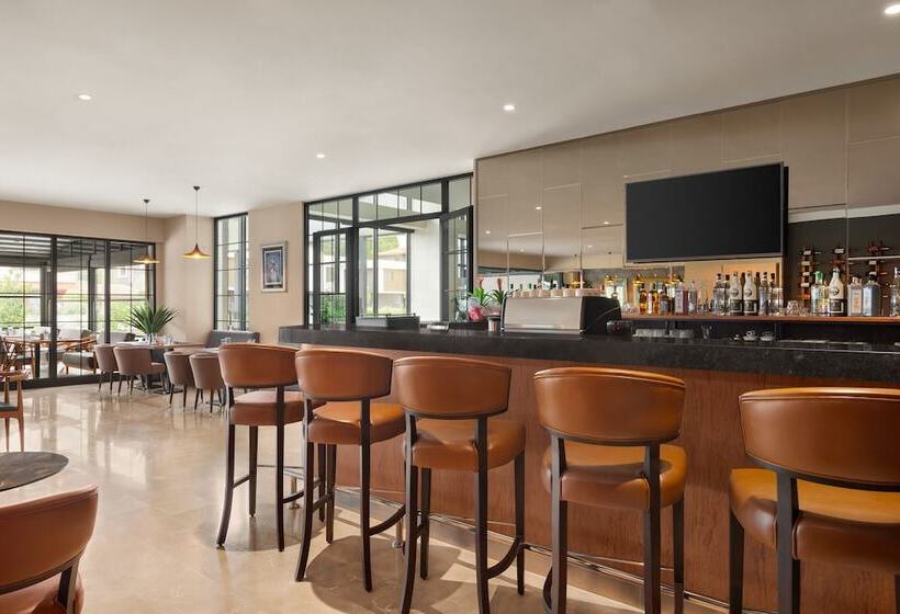 هتل Ramada By Wyndham Izmir Aliaga