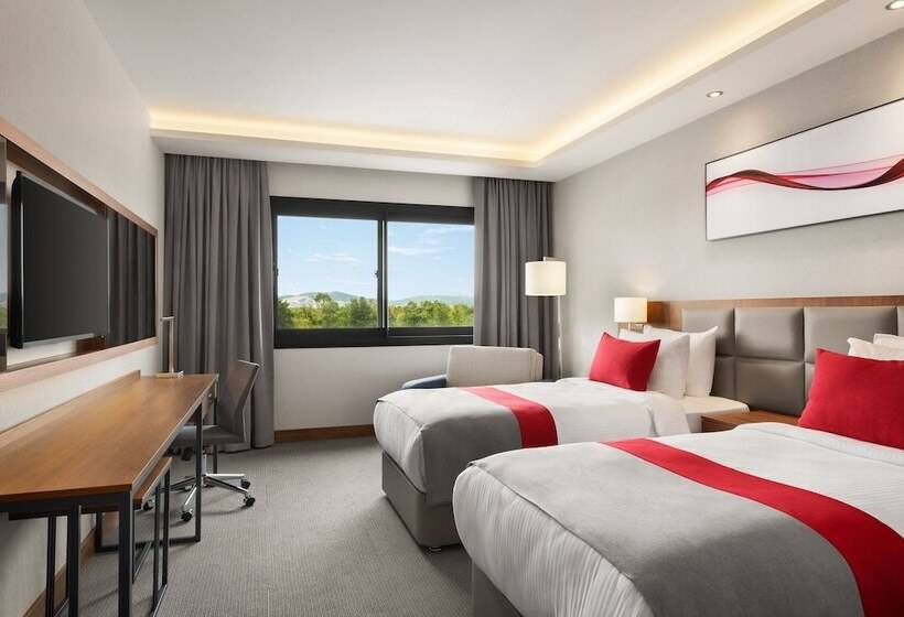 هتل Ramada By Wyndham Izmir Aliaga