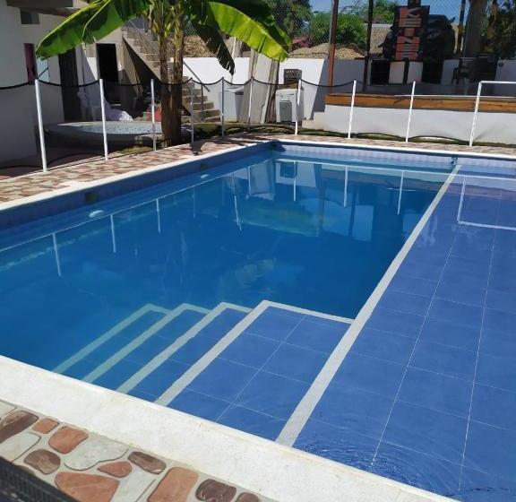 پانسیون Hostal La Sierra Nevada