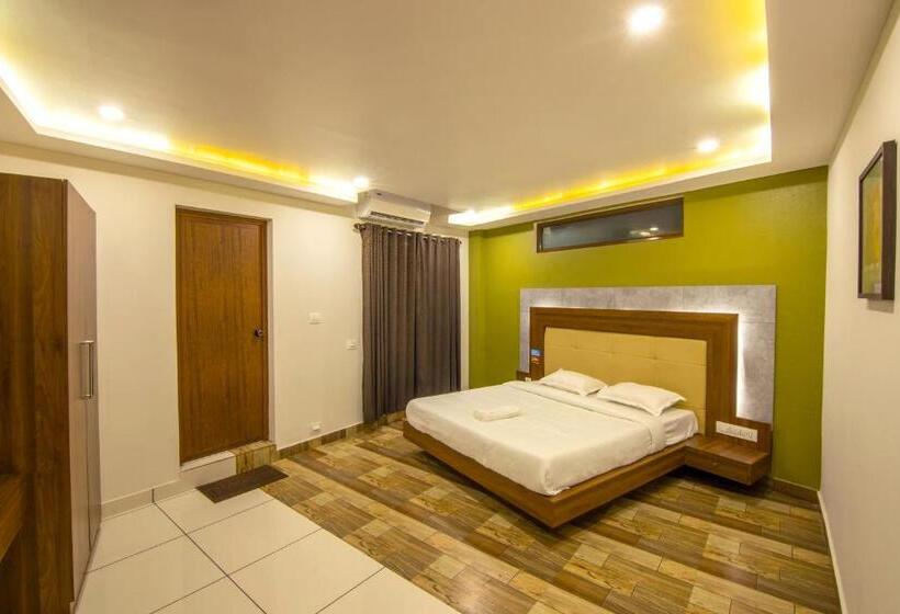 فندق Oaks Residency
