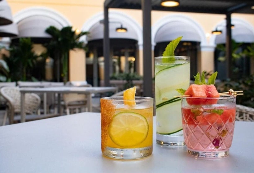 هتل Palacio Provincial San Juan, Curio Collection By Hilton