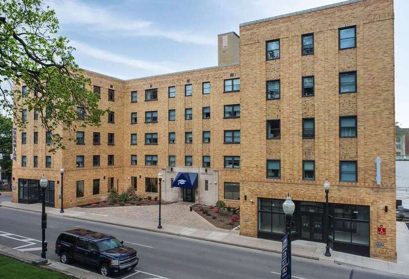 Отель Scholar State College, Tapestry Collection By Hilton