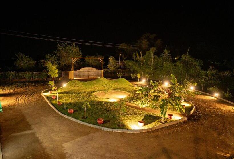 ホテル The Satpura Panchtatva Villa