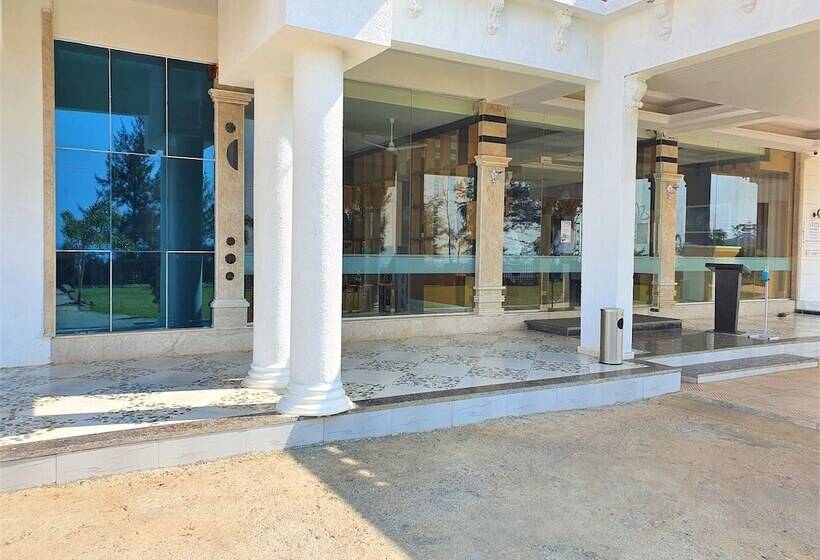 בית מלון כפרי Vits Excellensea Karde Beach