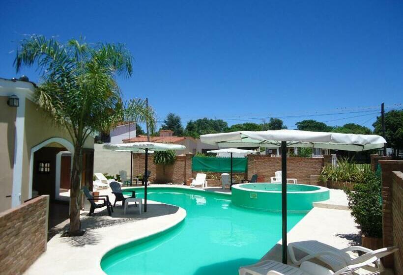 Hostel Cabañas Los Aromos