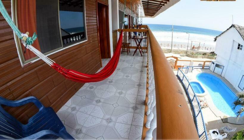 هتل Charo´s Hostal