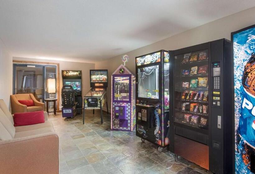 فندق Clarion Inn