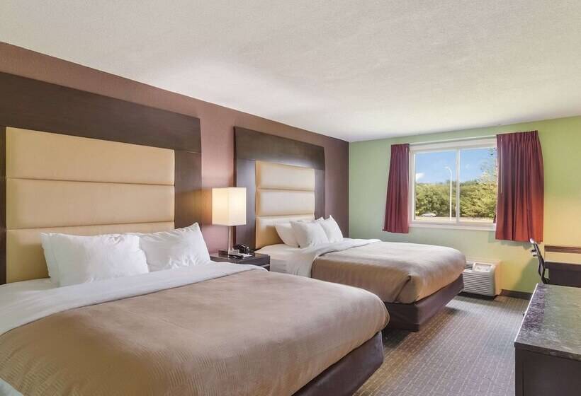 فندق Clarion Inn