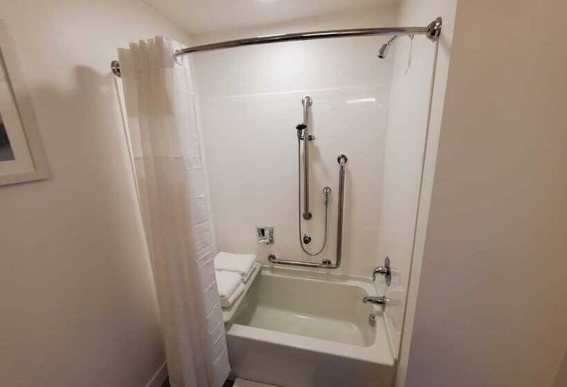 בית מלון כפרי Quality Inn