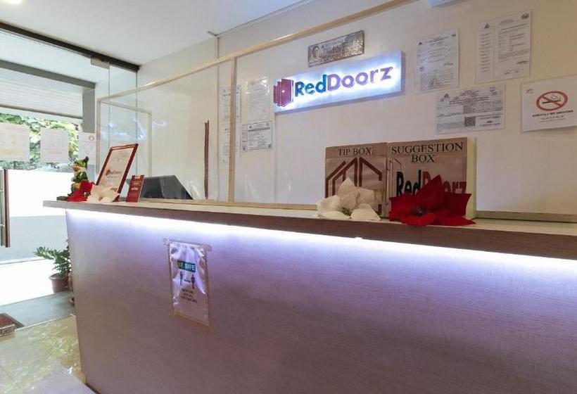 هتل Reddoorz Near Fernwoods Garden Quezon City