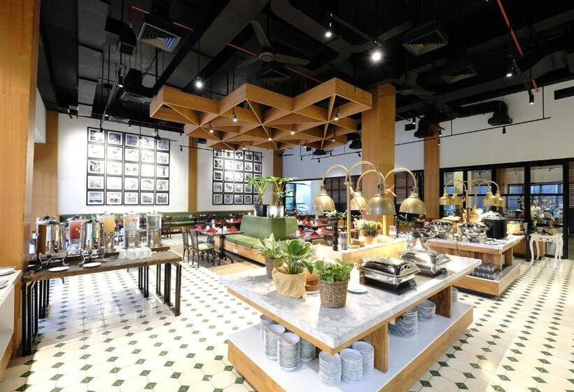 Отель Swissbelinn Bogor