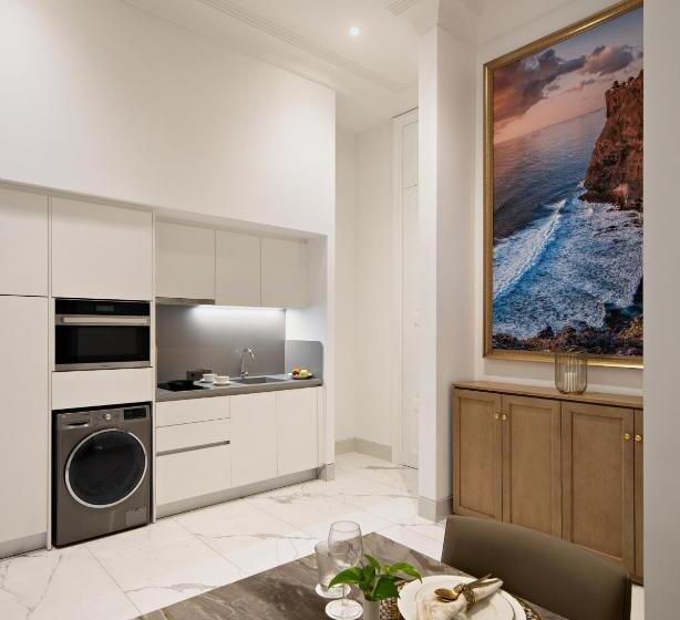 هتل The Grand Mansion Menteng By The Crest Collection