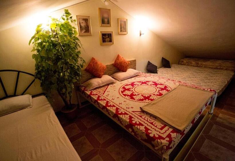 Pensão Darryl Ribeiro S 2bhk & 3bhk Apartment In A Villa