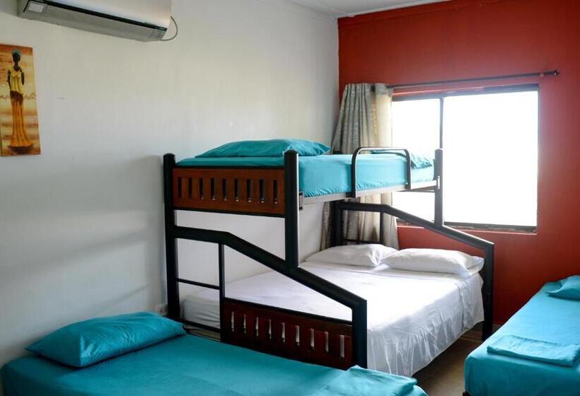 هاستل Villa Sarie Bay