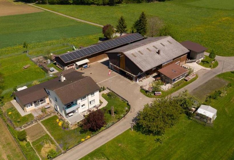 בית מלון כפרי Hof Tschannen