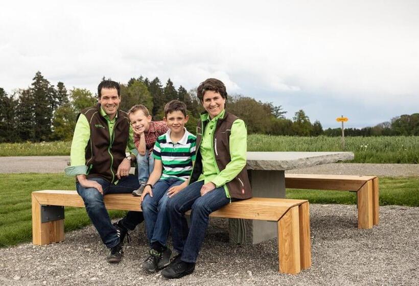 בית מלון כפרי Hof Tschannen