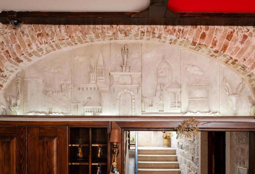 Heritage Hotel Tragos