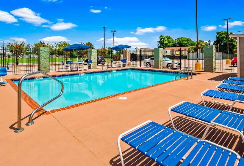 בית מלון כפרי Best Western Bayou Inn