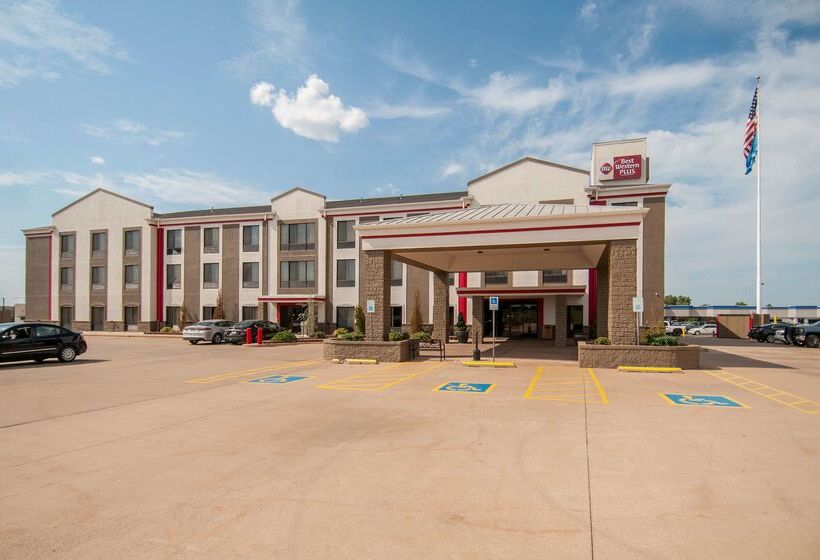 בית מלון כפרי Best Western Plus Memorial Inn