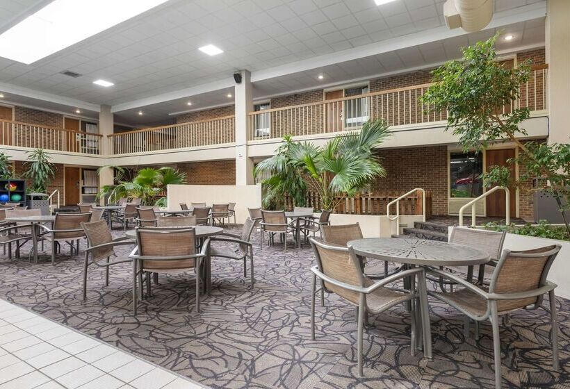 هتل Best Western Plus Ramkota