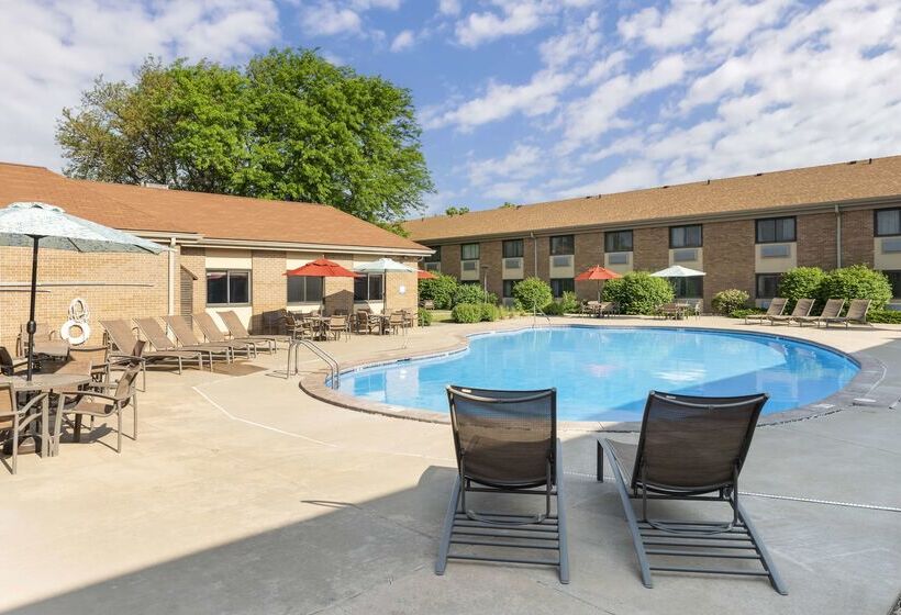 هتل Best Western Plus Ramkota