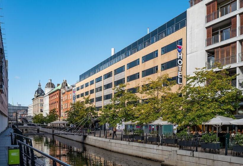 هتل Cabinn Aarhus