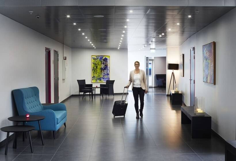 هتل Cabinn Aarhus