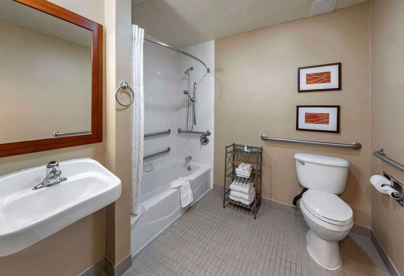 هتل Comfort Inn & Suites Ventura Beach