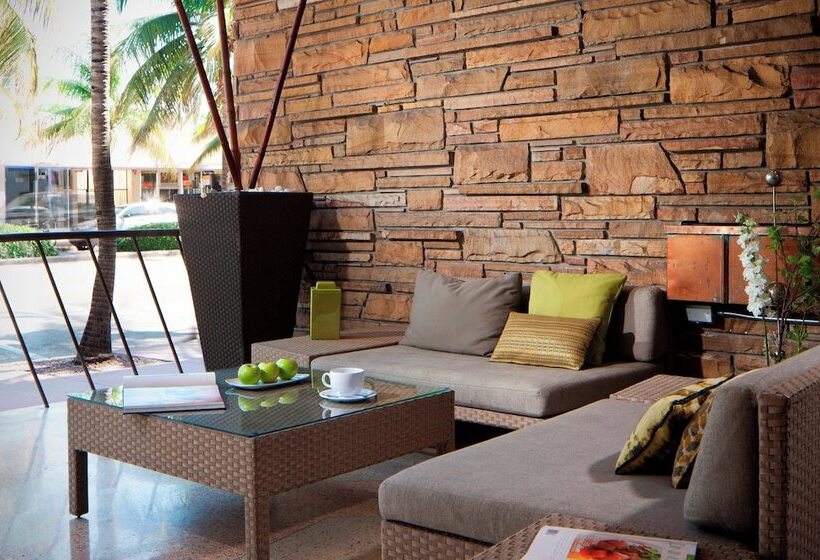 هتل Courtyard Miami Beach South Beach