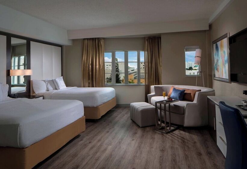 هتل Courtyard Miami Beach South Beach