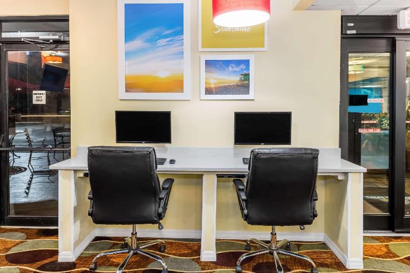 בית מלון כפרי Days Inn By Wyndham Sarasota Bay
