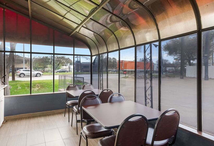 호텔 Econo Lodge Near The Domain   The Arboretum