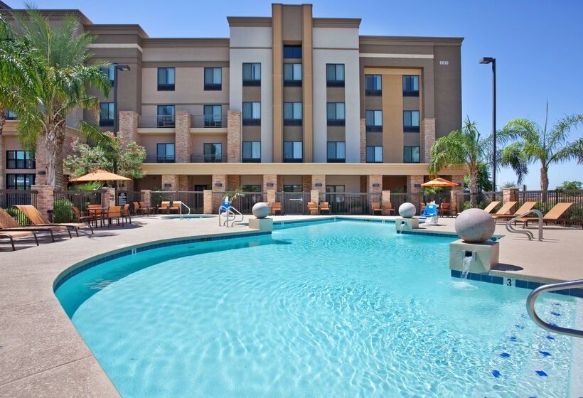 בית מלון כפרי Hampton Inn & Suites Phoenix Glendale Westgate