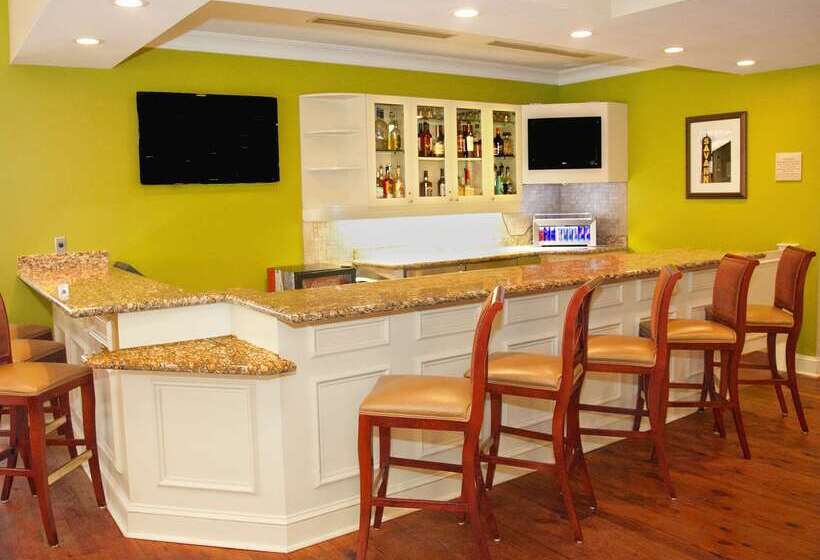 هتل Hilton Garden Inn Savannah Midtown