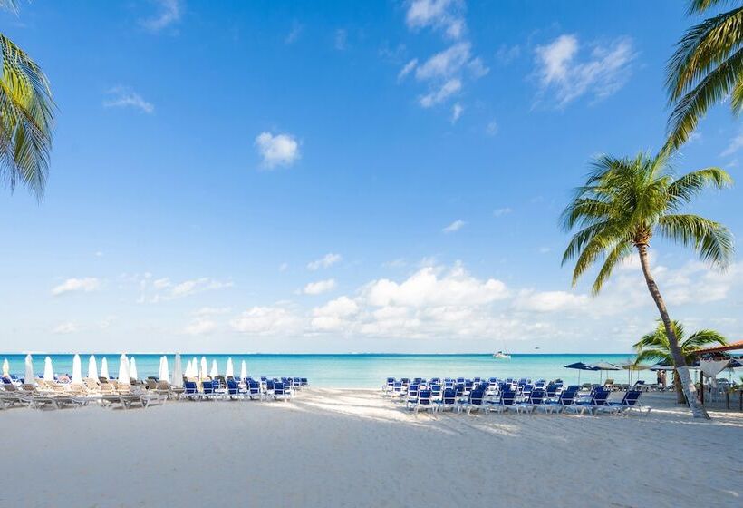 هتل Ixchel Beach