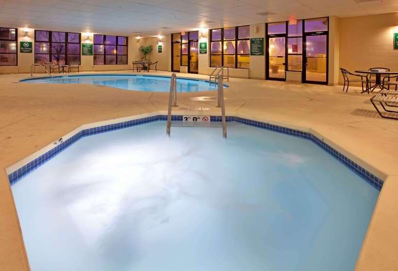 هتل La Quinta By Wyndham Des Moines West Clive