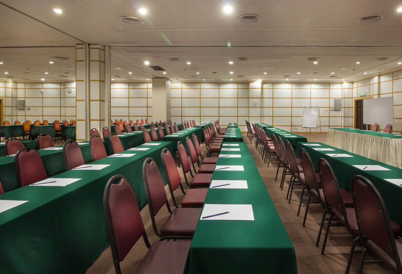 فندق eRYA by Suria Merang Holiday Park