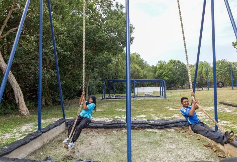 فندق eRYA by Suria Merang Holiday Park