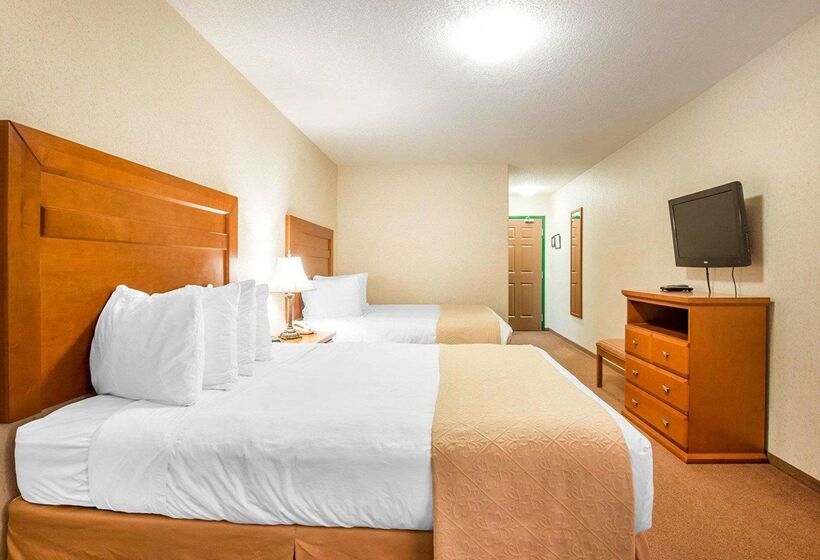 בית מלון כפרי Quality Inn & Suites