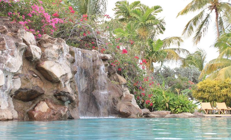 هتل Radisson Grenada Beach Resort