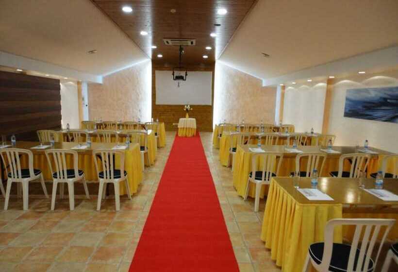 교외 호텔 Rural A Coutada Peniche