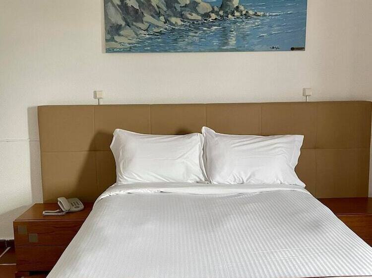 교외 호텔 Rural A Coutada Peniche