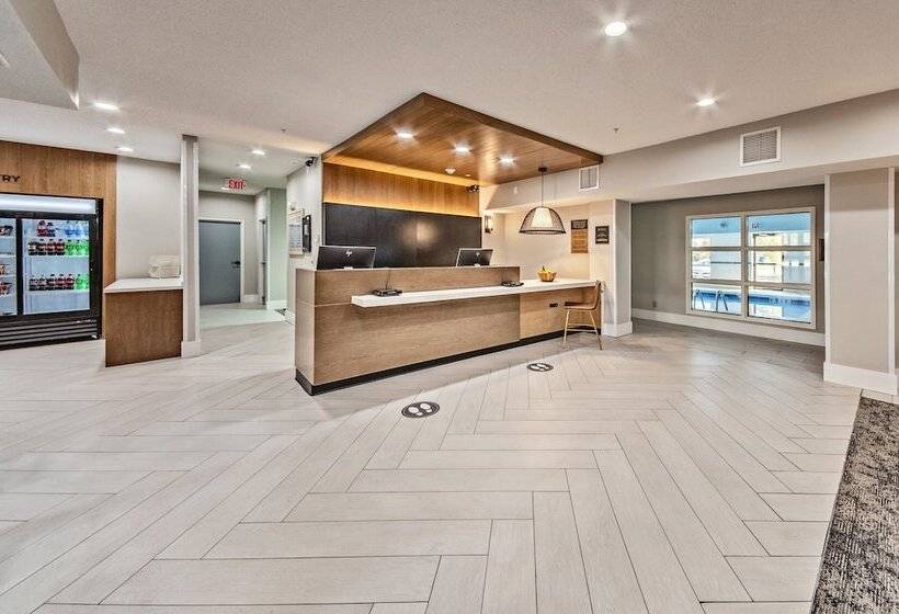 هتل Staybridge Suites   Cedar Rapids North, An Ihg