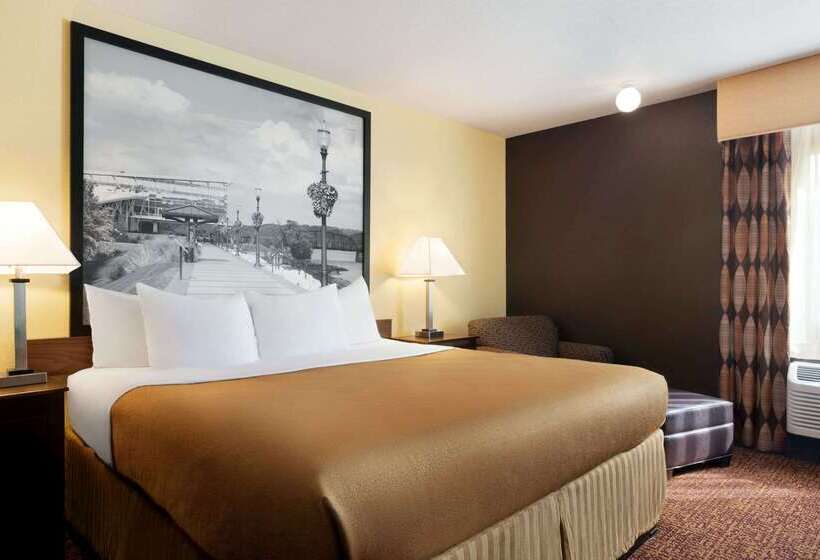 هتل Super 8 By Wyndham Des Moines