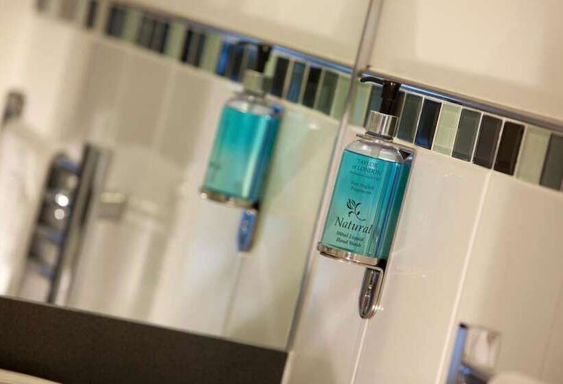 هتل The Spires Serviced Apartments Birmingham