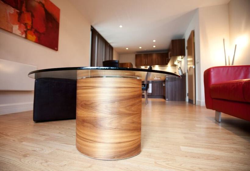 هتل The Spires Serviced Apartments Birmingham